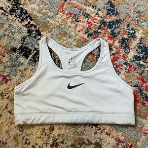 Nike Dri-Fit Swoosh Sports Bra